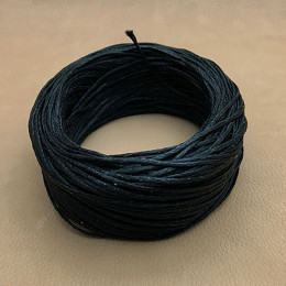 Нитки для шитья кожи вощёные, плетёные URSA. Полиэстер 30 метров, толщина 1.0 Цвет - Чёрный.